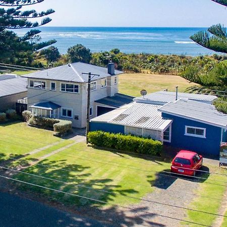 Taranaki Beach House - Great Sea Views Villa Waitara Dış mekan fotoğraf